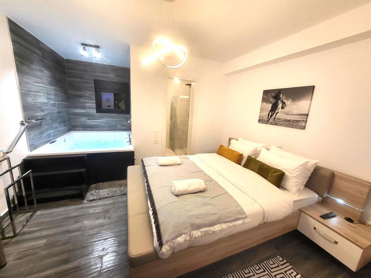 Apartment Fabilicious - 2 Apartments- Romantic Jacuzzi & Spacious Family Comfort *