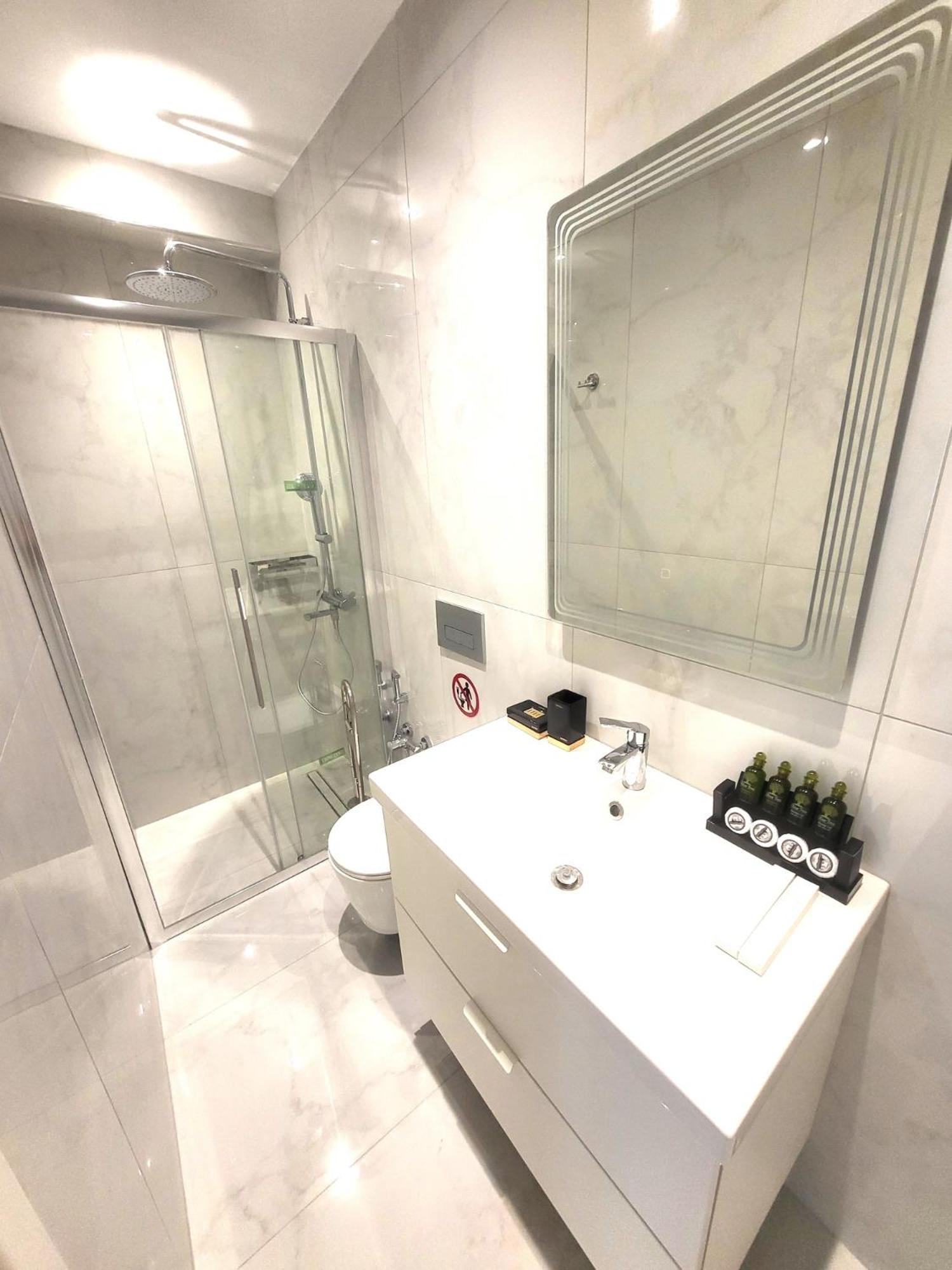 Fabilicious - 2 Apartments- Romantic Jacuzzi & Spacious Family Comfort * Athens