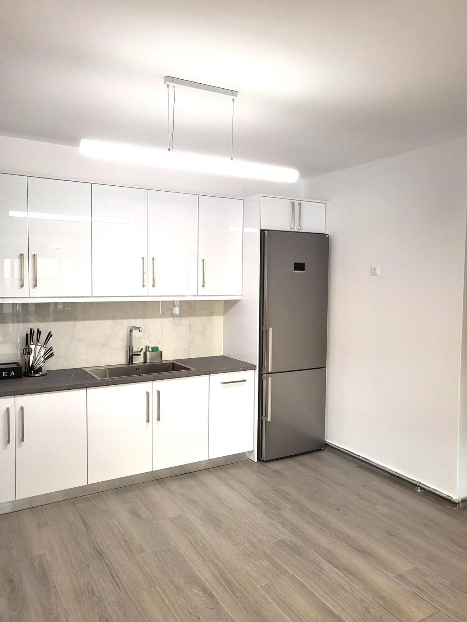 Fabilicious - 2 Apartments- Romantic Jacuzzi & Spacious Family Comfort *