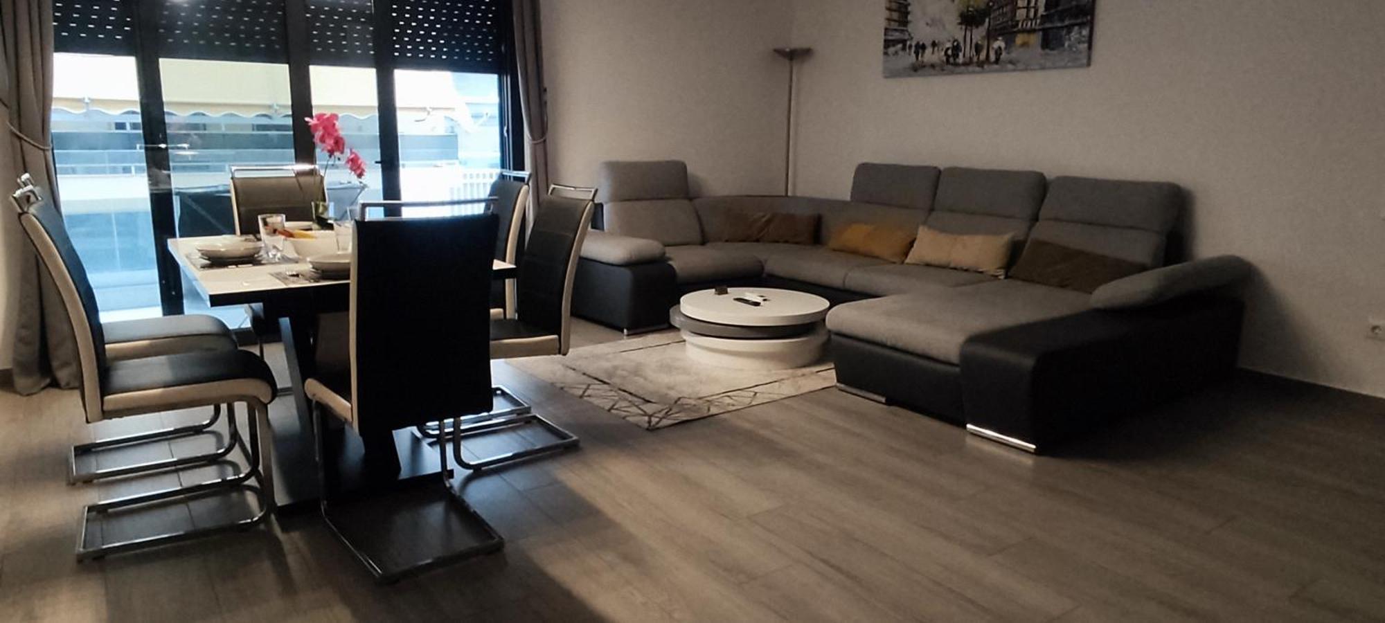 Apartament Fabilicious - 2 Apartments- Romantic Jacuzzi & Spacious Family Comfort *